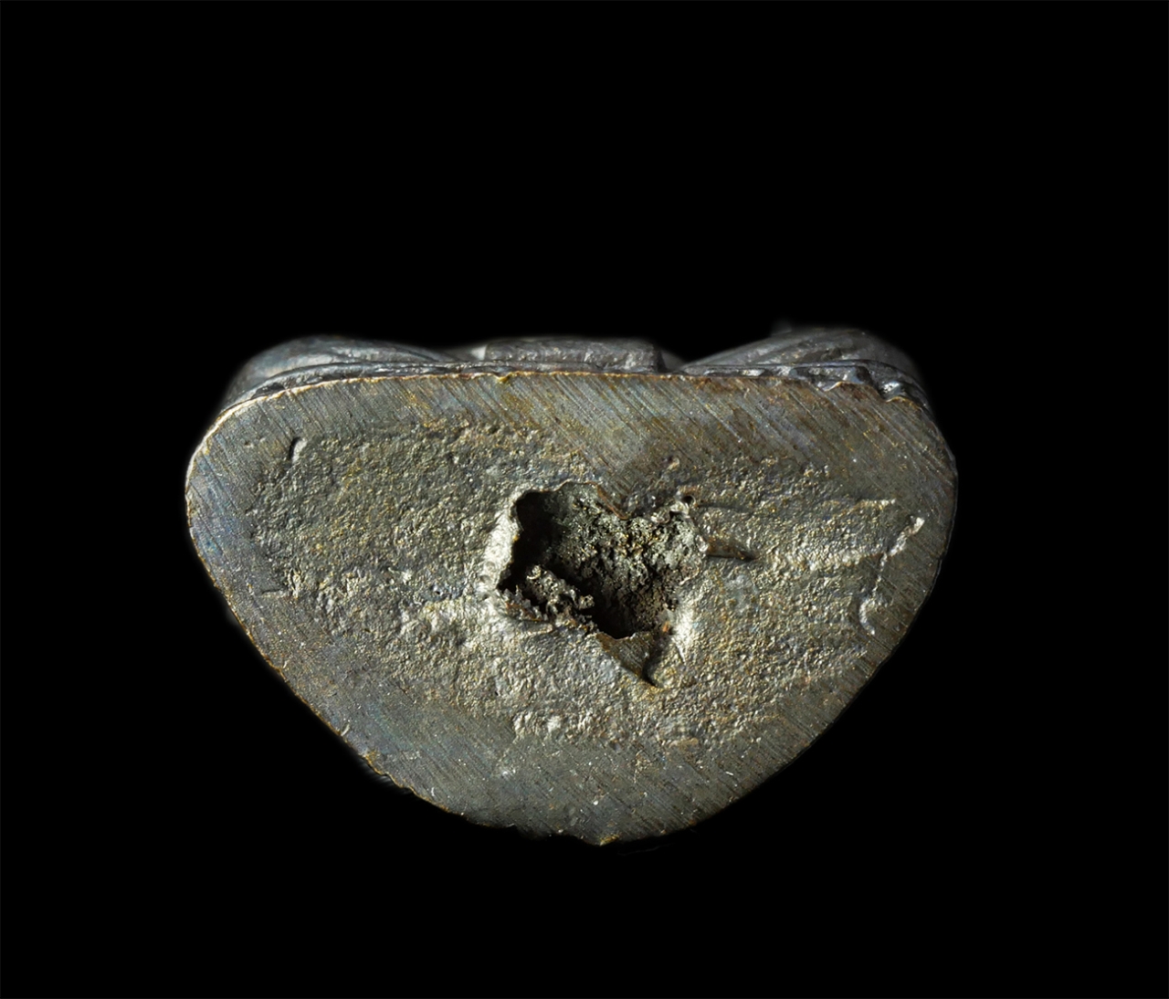 9Sep25 (251)p.jpg - รูปหล่อหลวงพ่อคูณ ปริสุทโธ วัดบ้านไร่ อ.ด่านขุนทด จ.นครราชสีมา เนื้อทองแดงรมดำ พระเก่าสวย น่าเก็บสะสมบูชา | https://kamulet.in.th